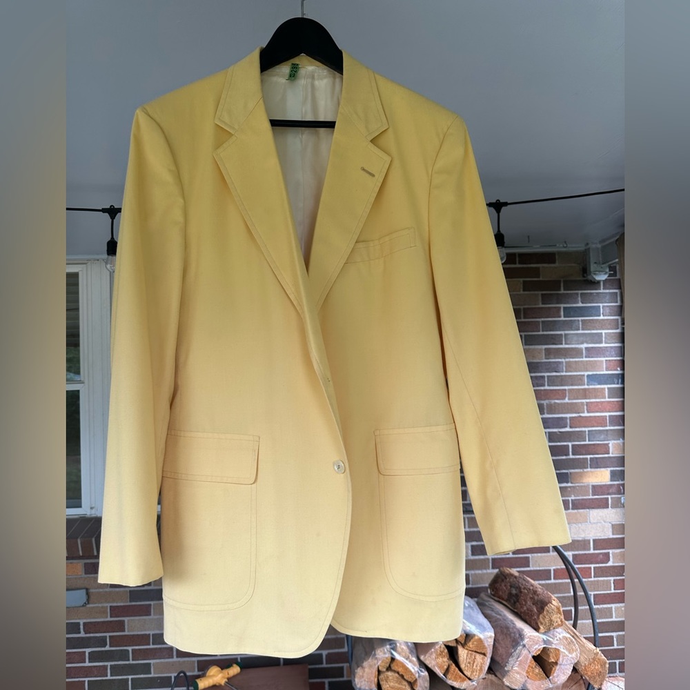 Mills touché (Tucson phoenix): 44L
Canary yellow jacket